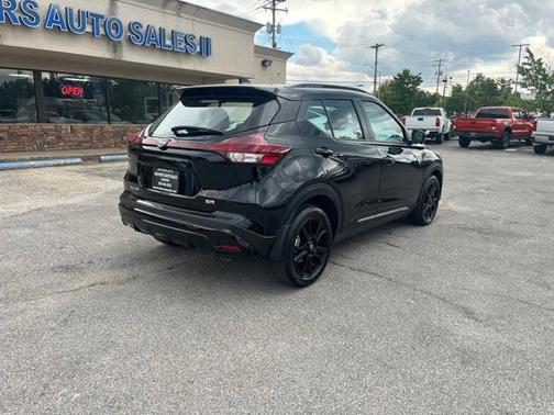 2024 Nissan Kicks SR