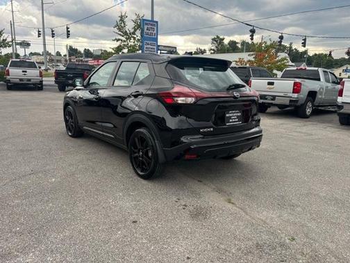 2024 Nissan Kicks SR