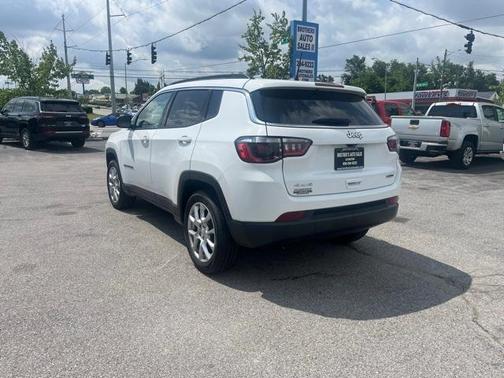 2023 Jeep Compass Latitude Lux