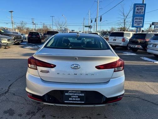 2019 Hyundai ELANTRA SEL