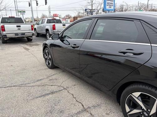 2023 Hyundai ELANTRA HEV Limited