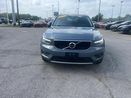 2021 Volvo XC40 T5 Momentum