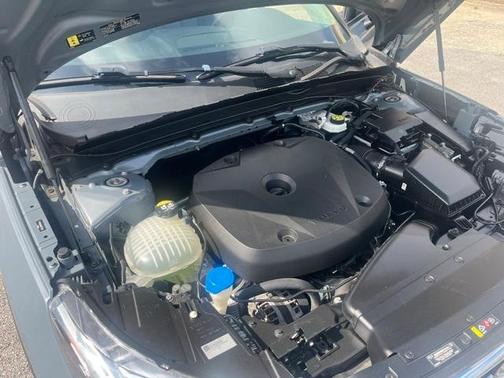 2021 Volvo XC40 T5 Momentum