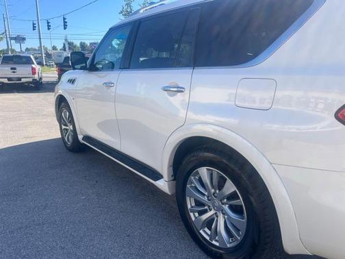 2016 INFINITI QX80 Base