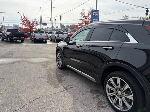 2023 Cadillac XT4 Premium Luxury