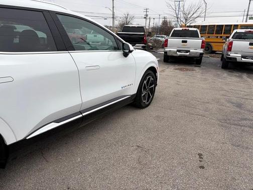 2024 Chevrolet Equinox EV LT