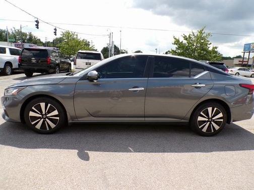 2021 Nissan Altima 2.5 SV