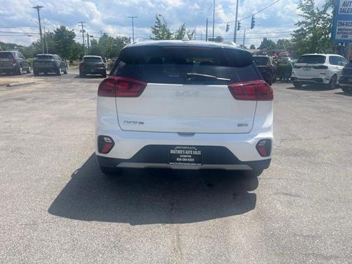 2022 Kia Niro LX