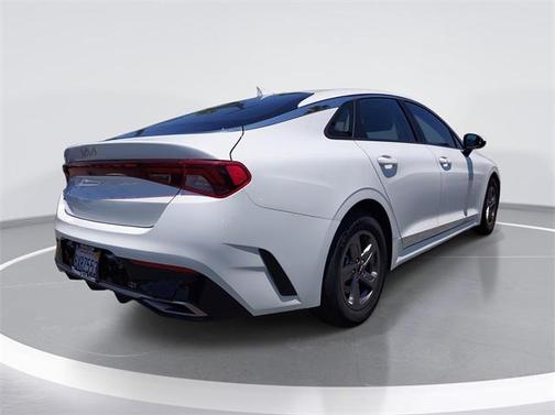 2022 Kia K5 LXS