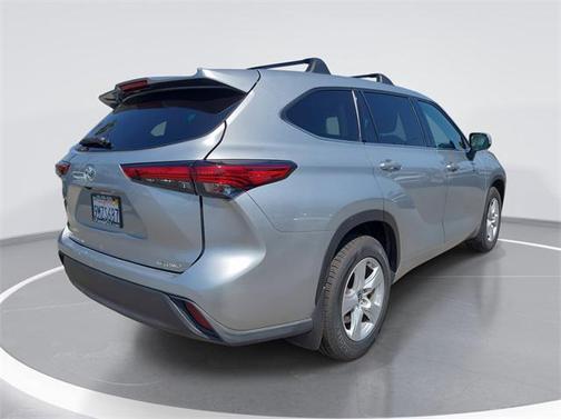 2021 Toyota Highlander LE