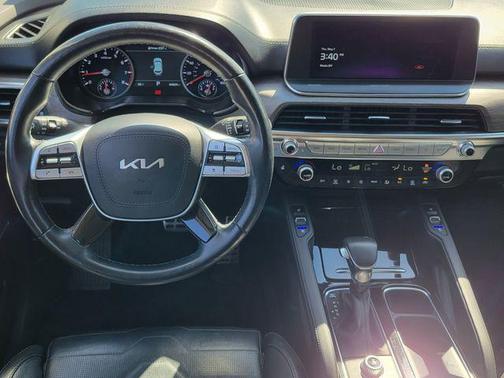 Glacial White Pearl 2022 Kia Telluride SX