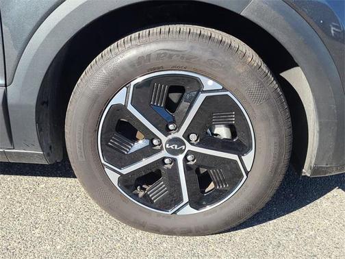 2024 Kia Niro EX