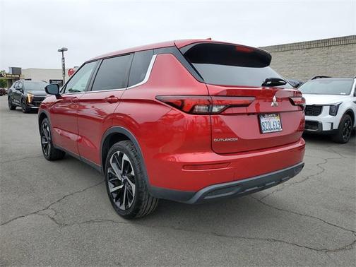 2022 Mitsubishi Outlander ES