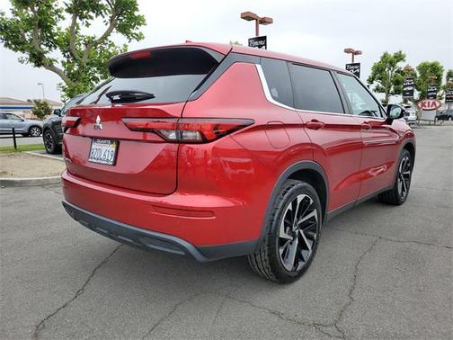2022 Mitsubishi Outlander ES
