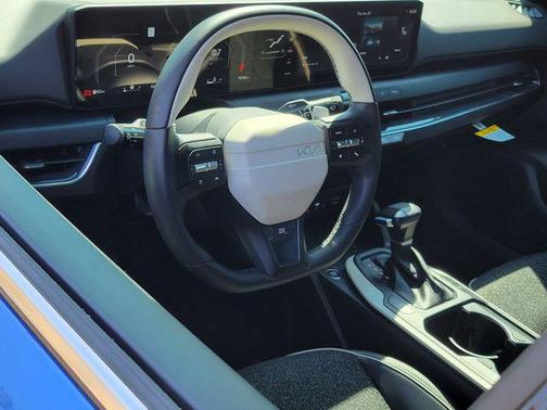 Wave Blue 2025 Kia K4 GT-Line