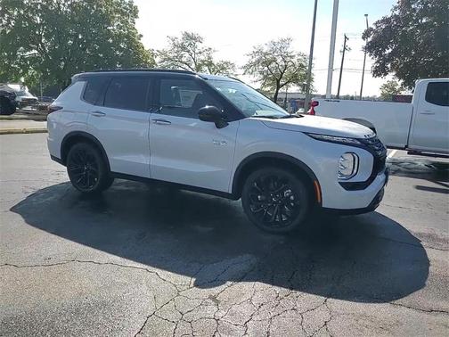 2025 Mitsubishi Outlander PHEV SEL