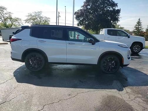 2025 Mitsubishi Outlander PHEV SEL