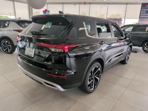 Black Pearl 2025 Mitsubishi Outlander SE S-AWC