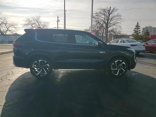 2025 Mitsubishi Outlander PHEV SE S-AWC