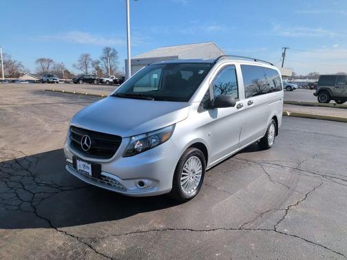 2017 Mercedes-Benz Metris Base