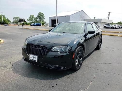 2022 Chrysler 300 S