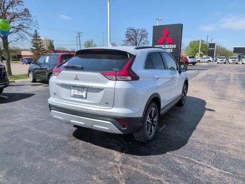 Diamond White 2026 Mitsubishi Eclipse Cross SE
