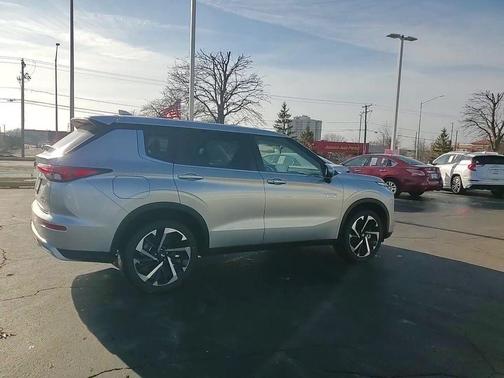 2025 Mitsubishi Outlander PHEV SE S-AWC