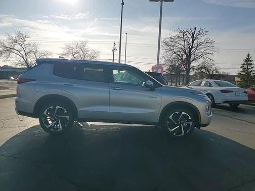 2025 Mitsubishi Outlander PHEV SE S-AWC