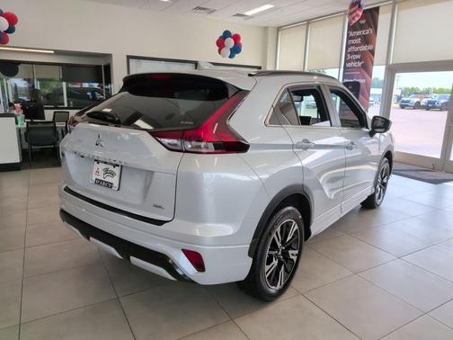 Diamond White 2026 Mitsubishi Eclipse Cross SEL
