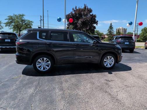 Black Pearl 2026 Mitsubishi Outlander ES S-AWC