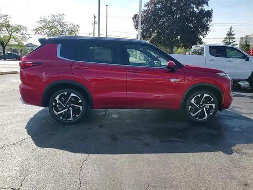 2025 Mitsubishi Outlander PHEV SEL