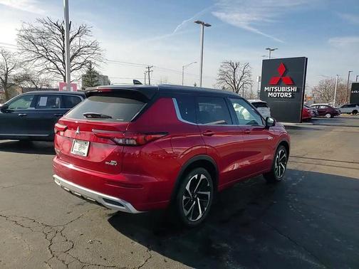 2025 Mitsubishi Outlander PHEV SEL