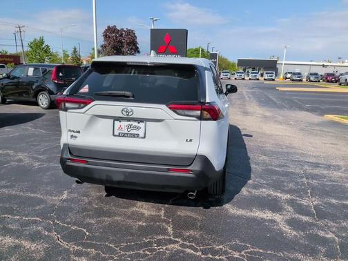 Ice 2024 Toyota RAV4 LE