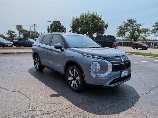 Moonstone 2026 Mitsubishi Outlander SE S-AWC