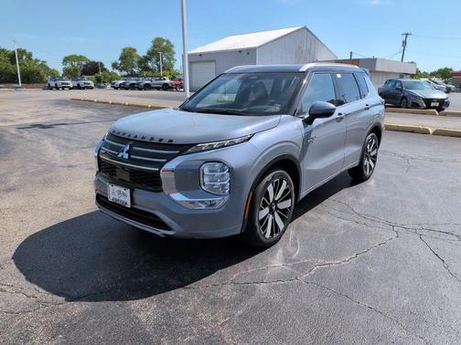 Moonstone 2026 Mitsubishi Outlander PHEV SEL