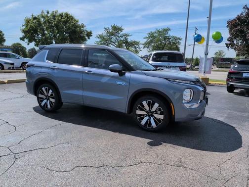 Moonstone 2026 Mitsubishi Outlander PHEV SEL
