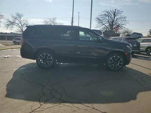 2022 Chevrolet Tahoe 4WD RST