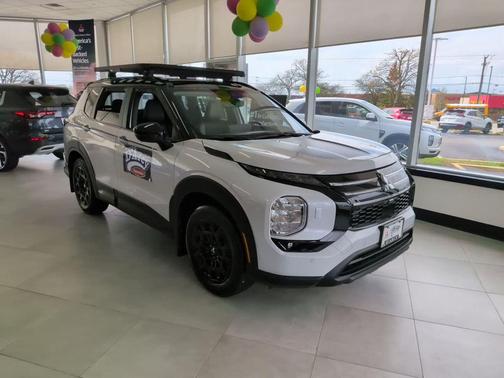 Diamond White 2026 Mitsubishi Outlander Trail Edition 2.5 S-AWC