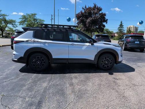 Diamond White 2026 Mitsubishi Outlander Trail Edition S-AWC