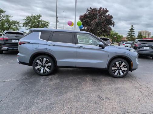 Moonstone 2026 Mitsubishi Outlander SE S-AWC