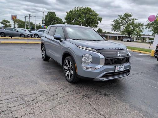Moonstone 2026 Mitsubishi Outlander SE S-AWC