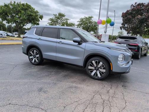 Moonstone 2026 Mitsubishi Outlander SE S-AWC