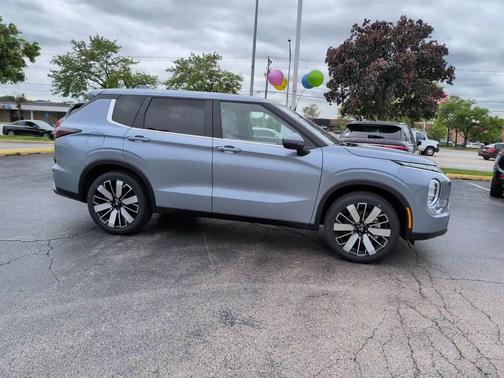 Moonstone 2026 Mitsubishi Outlander SE S-AWC