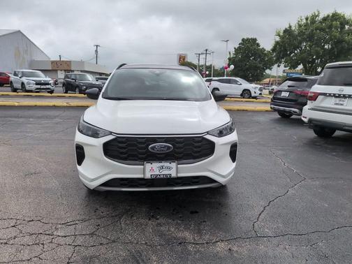 Star White Metallic Tri-Coat 2023 Ford Escape ST-Line