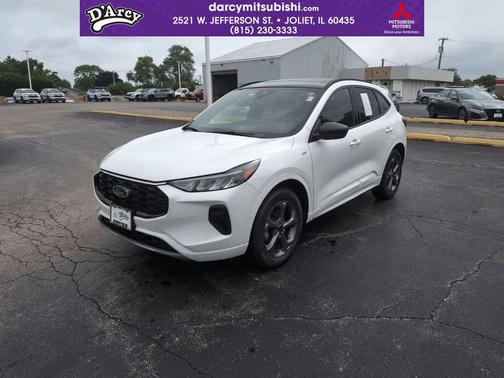 Star White Metallic Tri-Coat 2023 Ford Escape ST-Line