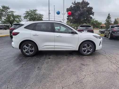 Star White Metallic Tri-Coat 2023 Ford Escape ST-Line