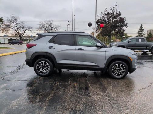 Sterling Gray Metallic 2024 Chevrolet Trailblazer LT