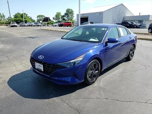 2023 Hyundai ELANTRA SEL