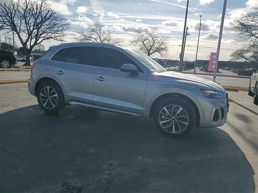 2023 Audi Q5 45 S line Premium Plus