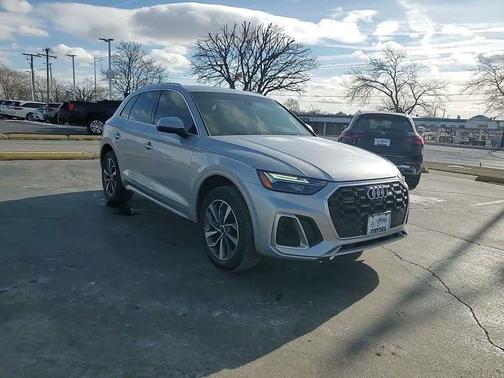 2023 Audi Q5 45 S line Premium Plus